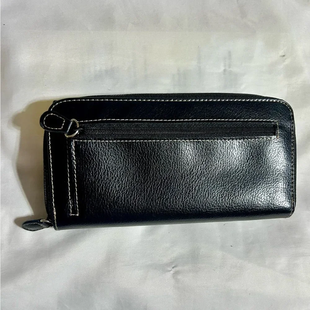 Liz Claiborne Black Leather Wallet NEW Multiple Compartments
